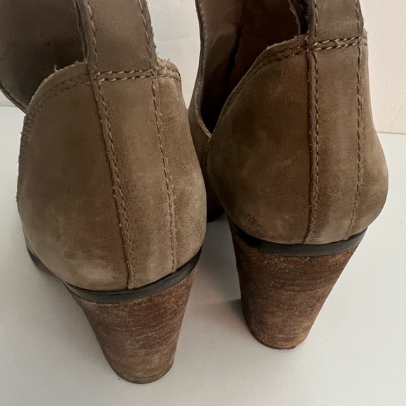 Vince Camuto Federa Taupe Ankle Boots - Picture 9 of 14